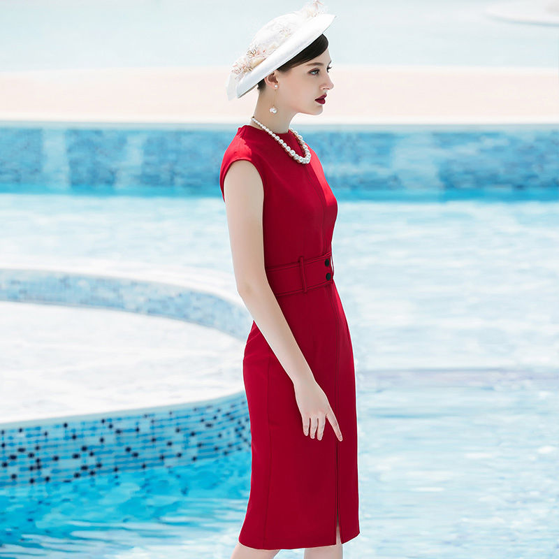 越来越多女人不穿传统连衣裙，今秋流行“名媛风”，高雅时尚美嫩