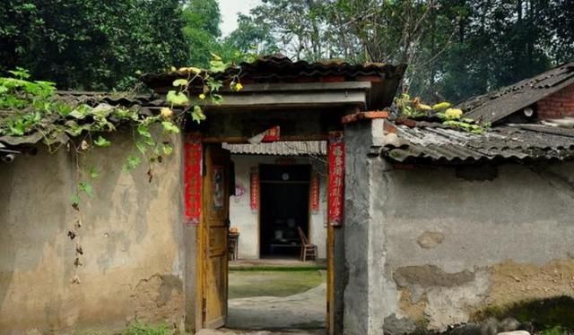  建房■为什么“一些人在农村建房时，喜欢带个院子”？用途还真