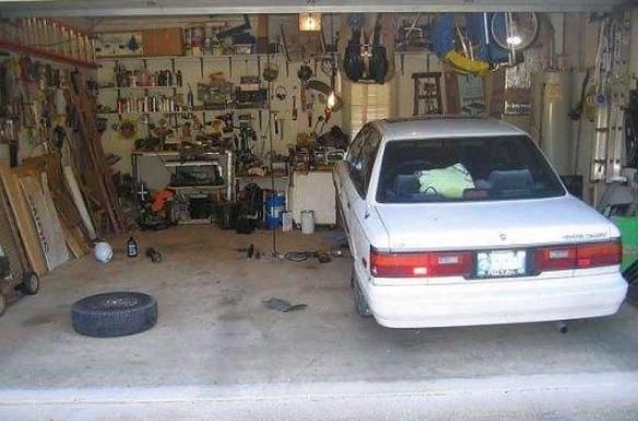 为啥老外车坏自己修，国内车主去修车店？老司机：天然优势比不了