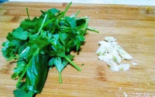  『营养』凉拌菠菜豆腐皮，上班族的快手晚餐，简单省时，美味又不失营养