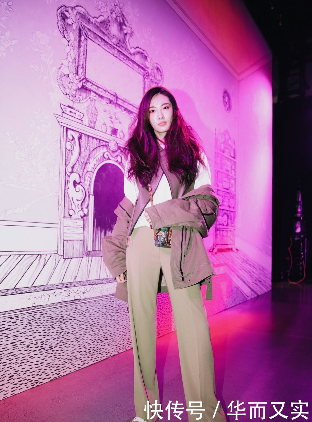  时装秀■陈碧舸亮相纽约时装周 连看三场时装秀行程忙碌