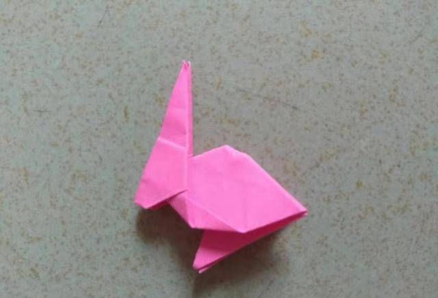  三角形：如何折叠三维小兔子？一张纸告诉你答案