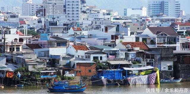 来中国旅游的越南土豪，一下飞机就闹着要回去，直呼差距真大