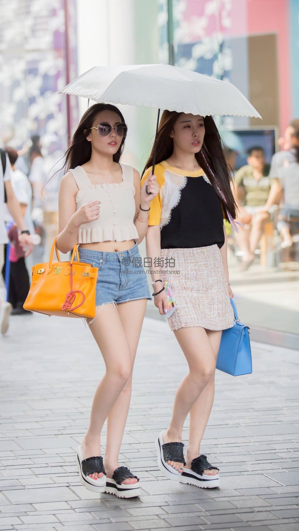 一点点街拍：街拍闺蜜，性感、妩媚、时尚、大方，形形色色
