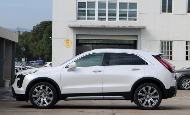  #外观#细品美式豪华SUV，凯迪拉克XT4燃情四气，属于年轻人的9AT，带劲