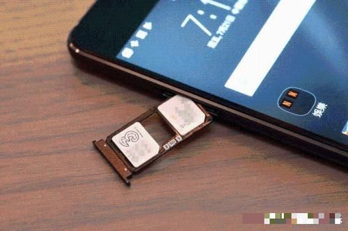  真实：老外不解：为什么全世界就中国人需要双卡双待？3个原因太