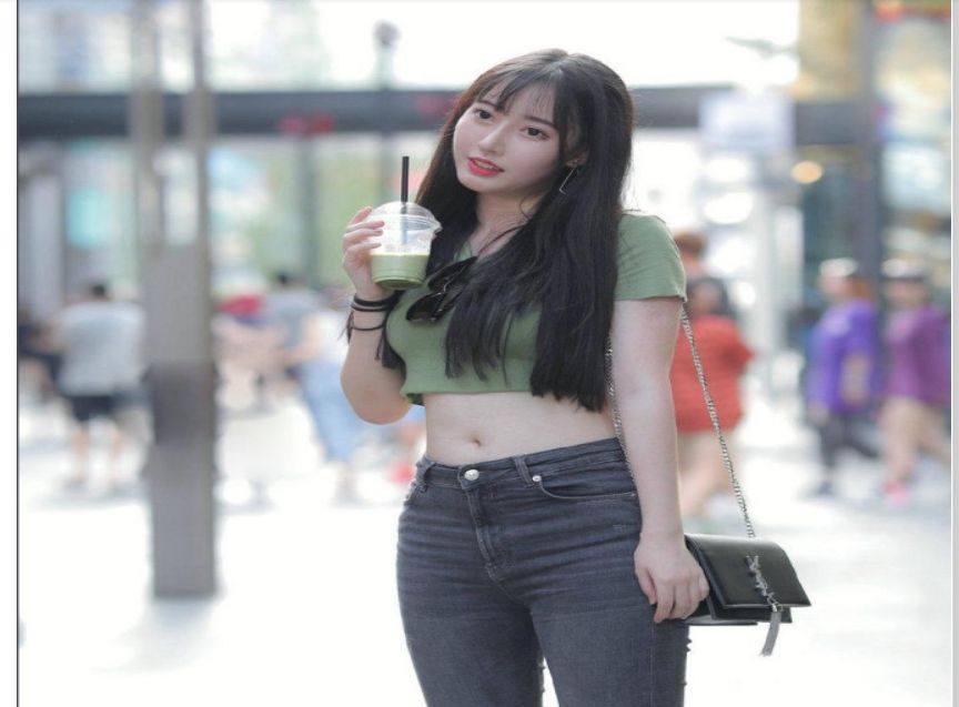  [搭配]小姐姐甜美可爱的长相，还有灵动的眼睛！