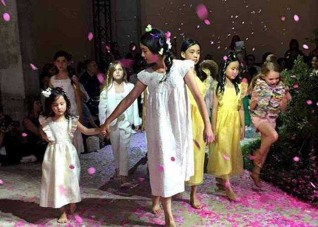 佟大为女儿成为全场焦点