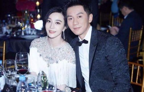 范冰冰拉着男友的手现身机场，情侣装抢眼，谣言不攻自破