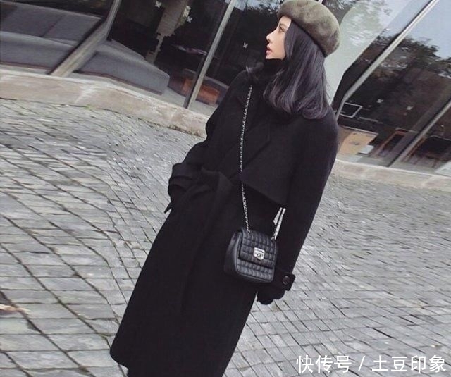  『中年人』奔四的女人尽量不要大衣配打底裤！瞧瞧下面这样穿，美得不像中年人