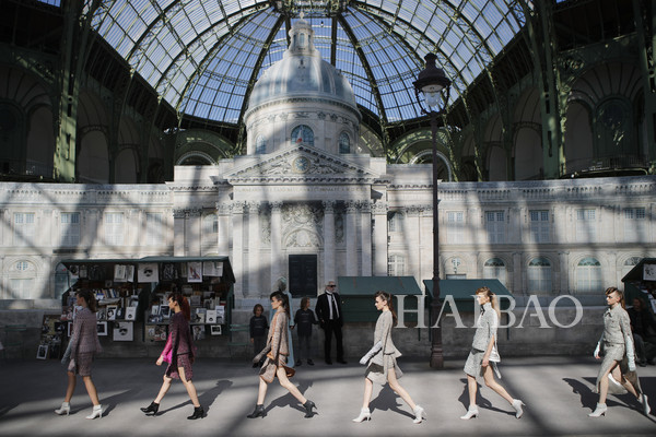 Chanel高定秀：塞纳河畔的旧时光！