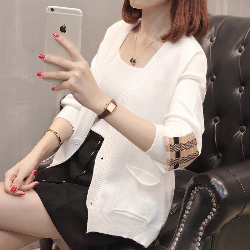 今年初秋新上的“女开衫”真洋气!老公:年轻漂亮不减当年