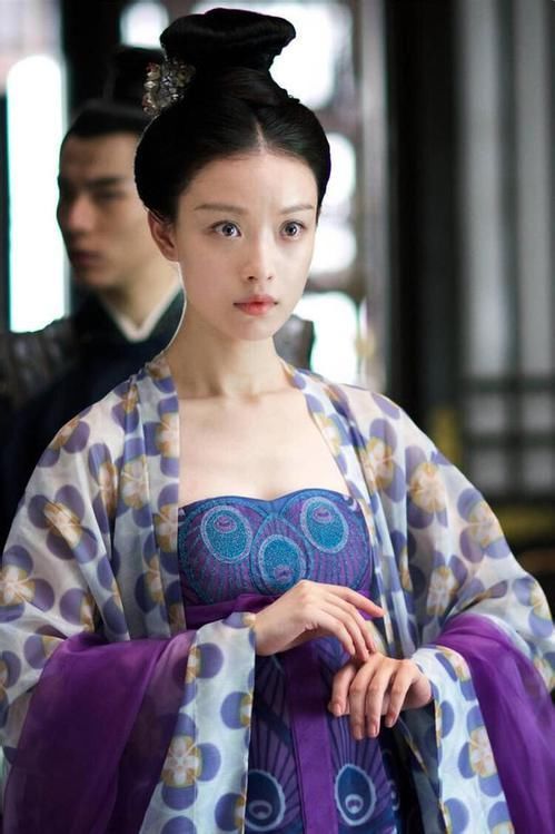 倪妮《天盛长歌》没化妆？其实我们都被她的素颜妆给骗了！