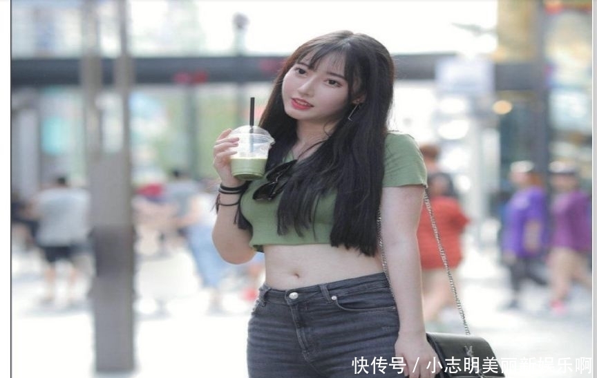  『搭配』小姐姐甜美可爱的长相，还有灵动的眼睛！