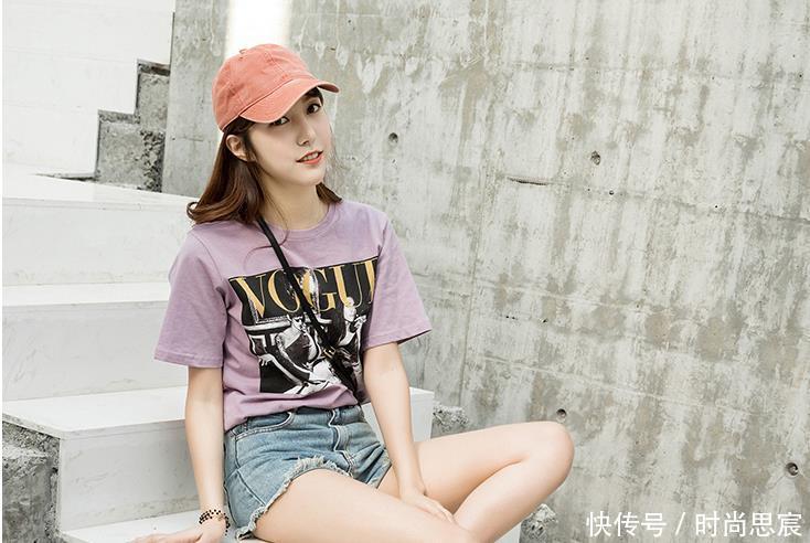 时髦又时尚的牛仔裤美女，增添女性魅力，让人一眼难忘