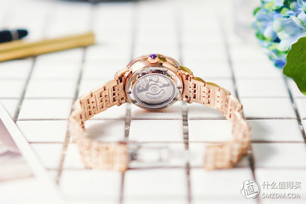 优雅灵动，简约时尚:飞亚达Charming时尚机械女表 真人试戴