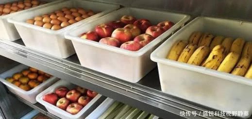 军队食堂到底有多“狠”忍了排队的螃蟹，土豆丝让我秒怂