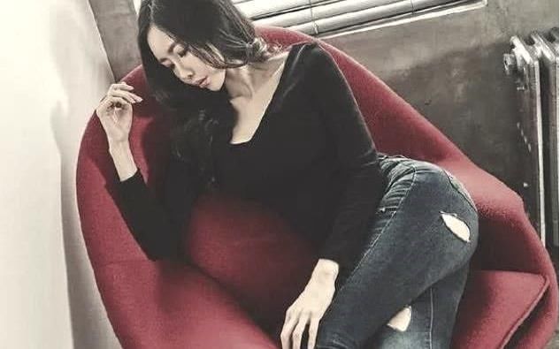  『清爽』新潮时尚的牛仔长裤，搭配出清爽的森女系风格