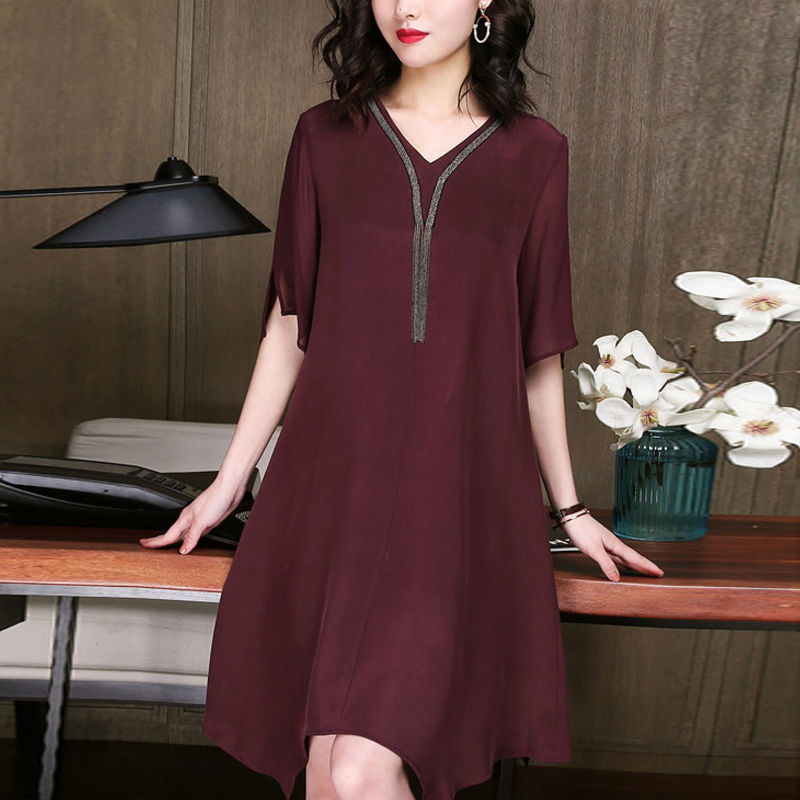 老妈真大胆，我结婚，她穿这么好看的真丝裙，把我的风头都盖过