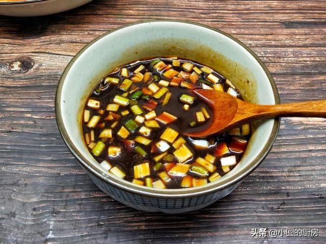 咸香■鸡蛋不要直接下锅煎,多加一步,又软又嫩,咸香入味,口感更蓬松