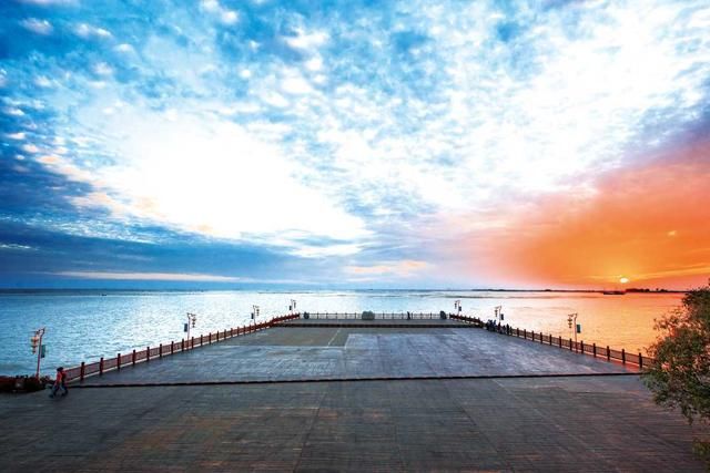 江苏淮安市洪泽区加大湖区环境整治 拆了渔网现碧波