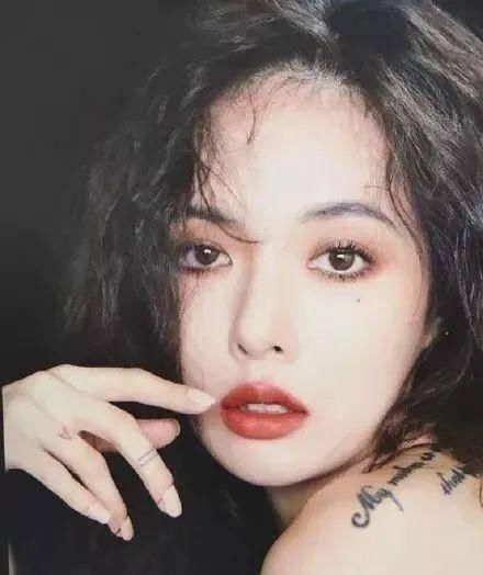  辨别■通过发型辨别渣女...这是什么沙雕啊？