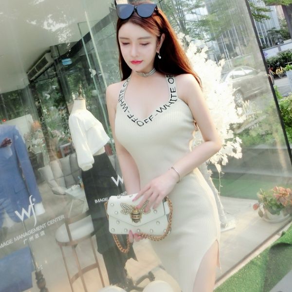 适合胸很大的女人，穿起来身材贼棒，不信看下面女人怎么穿