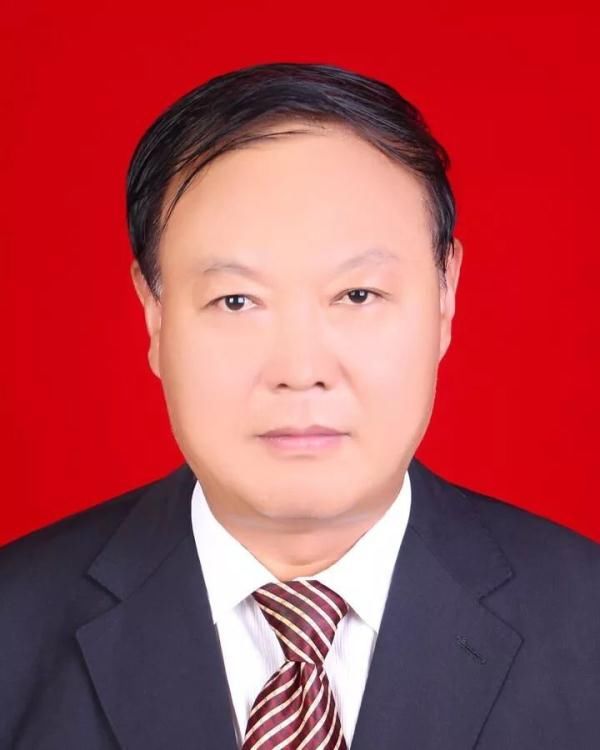 关于王隆等同志任前公示的公告