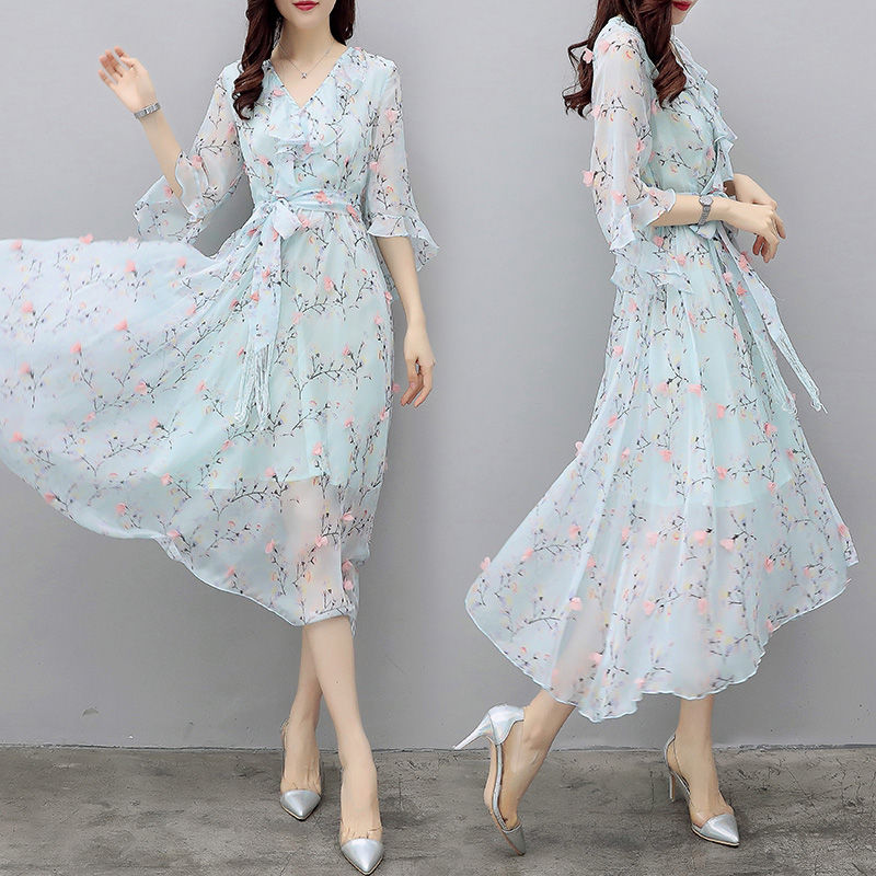 70后女人别打扮太土，试试当下巨火的连衣裙，男人百分百心动