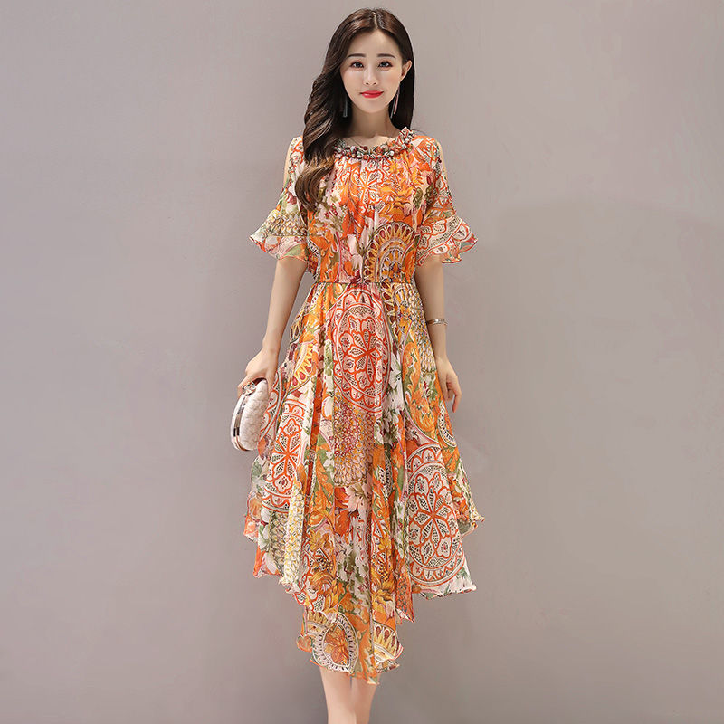 漂亮女人夏天都爱穿这种套裙!气质爆表超迷人，真是倾国又倾城