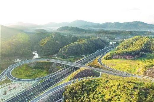 交通部长李小鹏：高速公路收费今年全面变化！