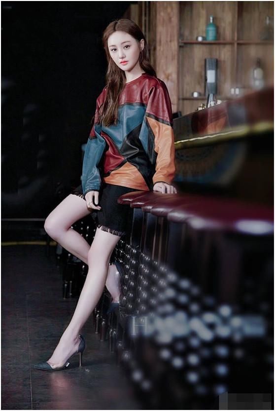 郑爽新恋情一波三折被曝光，网友：真情实感却被骗了