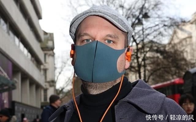 「开幕」英国伦敦2020秋冬时装周开幕,口罩成时尚达人们必备配饰