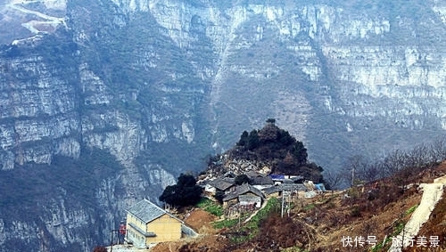 全国“最难生活”的村庄:建在悬崖峭壁上,很多人一生都没下山过