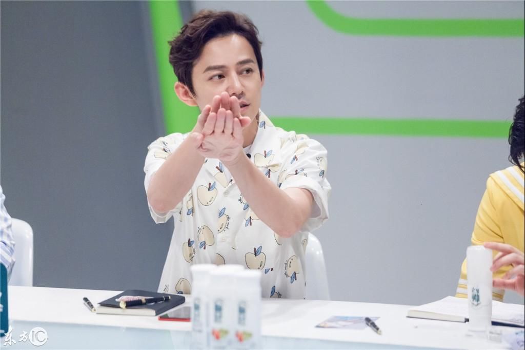 《我是大侦探》第六期剧透,何炅化身表白狂魔