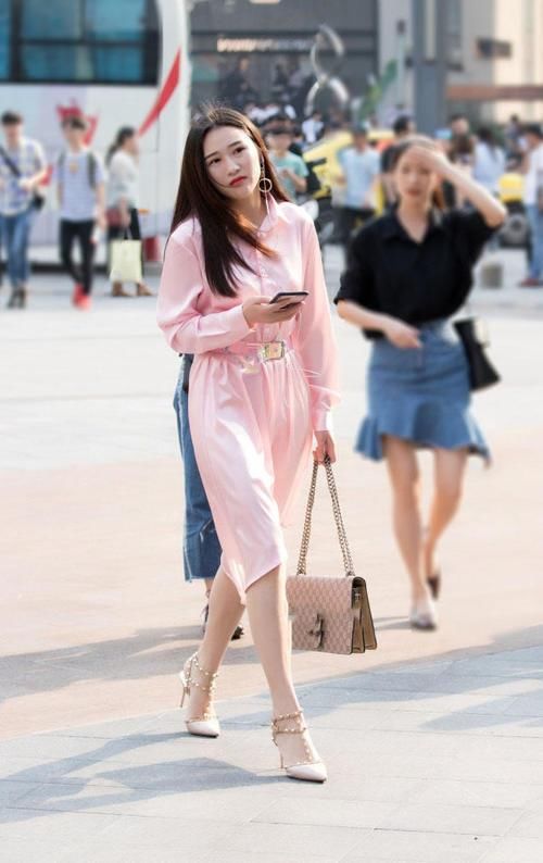 迷人性感且显气质的高跟鞋，女明星常年穿着高跟鞋，脚都已经变形