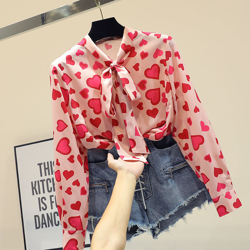 小个子老婆,从不敢穿裙子!早秋娃娃衫+小脚裤,显高巨美嫩