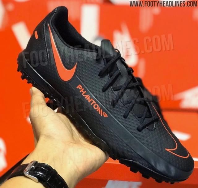  GT：Nike Phantom GT足球鞋实物曝光