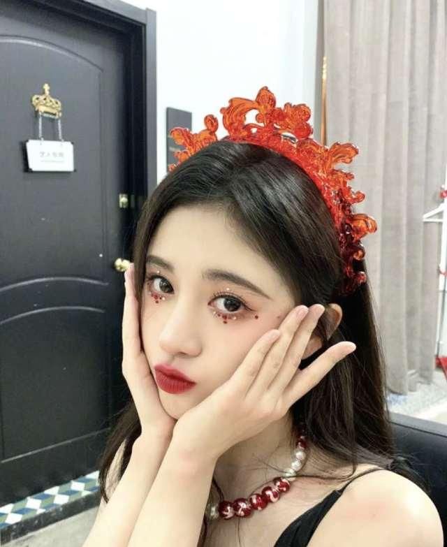  『身材』“四千年一遇美女”被群嘲，鞠婧祎自证有颜值，更有身材