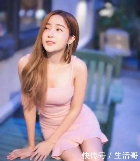  [美少女]街拍：粉色系小姐姐，这就是大家心目中的青春美少女吧？