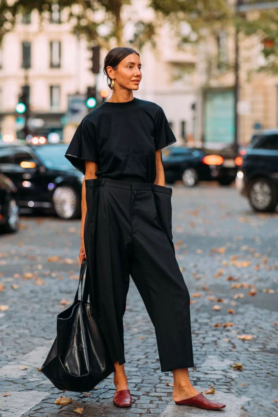 初秋穿阔腿裤，这3款绝不能碰!谁穿谁矮胖...