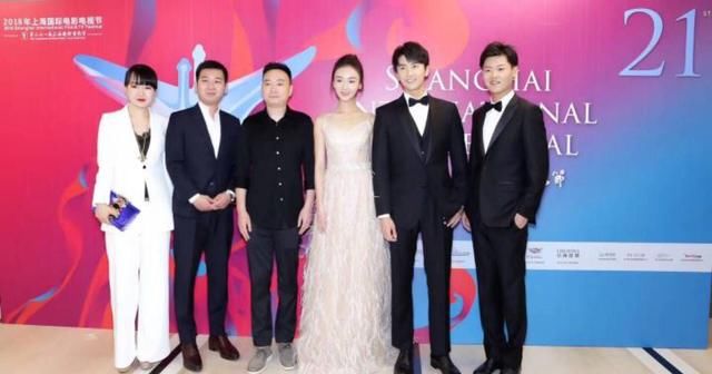 把气场挂在脸上，看吴谨言就知道，这才是年轻的资本