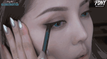 同时撞脸倪妮蕾哈娜是什么感受?而且这位刘柏辛的上扬眼也太撩人