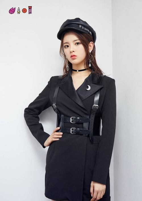  『高领毛线衣』小个子的穿搭指南，提高了腰线配对了颜色，你就是下一个时尚达人