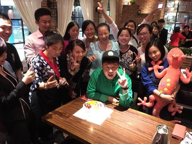 明星开餐馆再出事！杜海涛餐馆被曝7人腹泻就医，网友：建议彻查