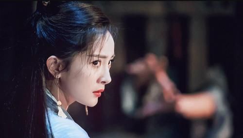 杨幂的“扶摇妆”比白浅好看一万倍，怪不得阮经天对她摸脸杀！