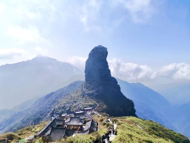 比蜀道难还要难的体验就在贵州梵净山 90度垂直登山 一般人不敢爬