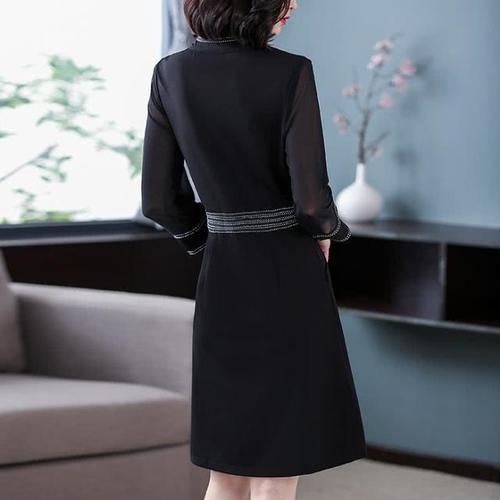 大热天老穿棉麻衫就土了，试试看这小黑裙，一件上身不高级都难