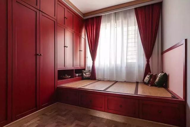 大红大绿，这家新房可能是全小区最漂亮的！颜色大胆，像童话世界