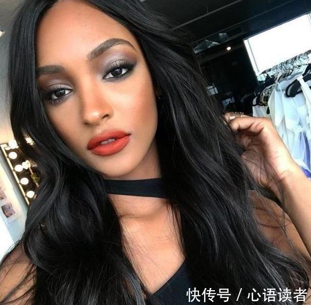 [美女]最美的五个黑人美女，肤色黑又怎样？依然能美到令人心动！
